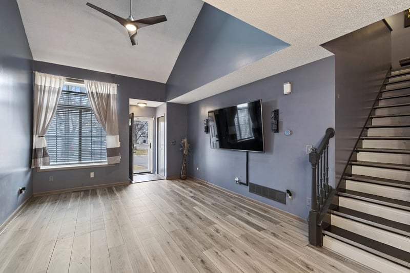 6129 Tahoe Cir #B, Woodbury, MN 55125