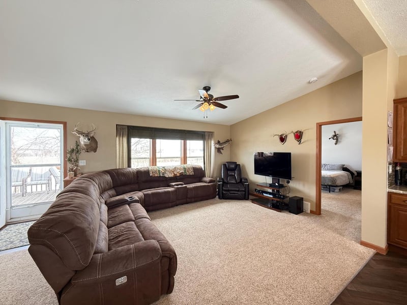 59259 140th St, Litchfield, MN 55355