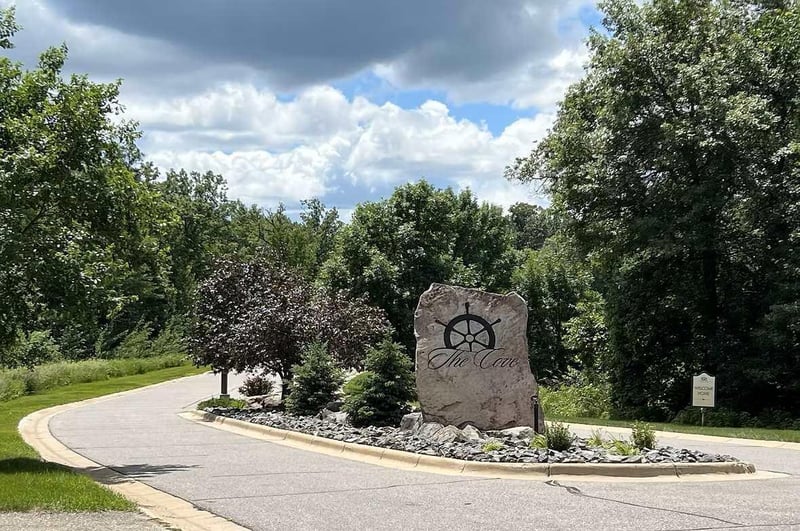 6635 Captains Dr NW, Sauk Rapids, MN 56379
