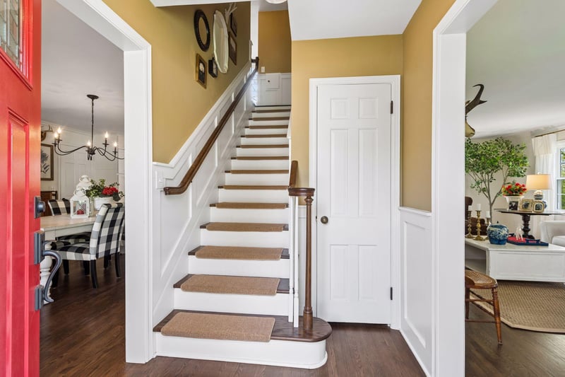 516 Shadyway Rd, Wayzata, MN 55391