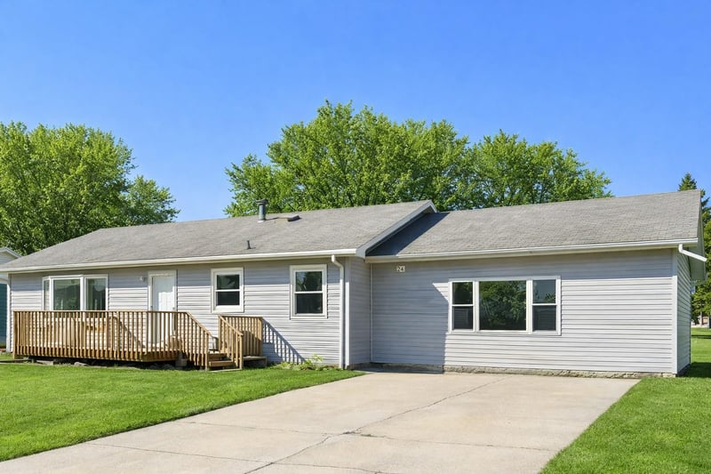 316 Buckwheat Ave, Windom, MN 56101
