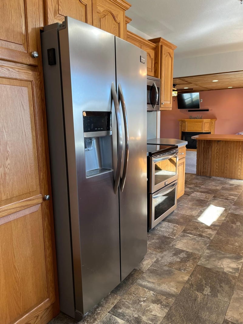 316 Buckwheat Ave, Windom, MN 56101