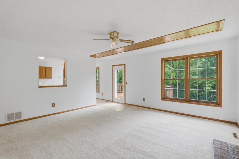 6621 Arlington Ct, Chanhassen, MN 55317