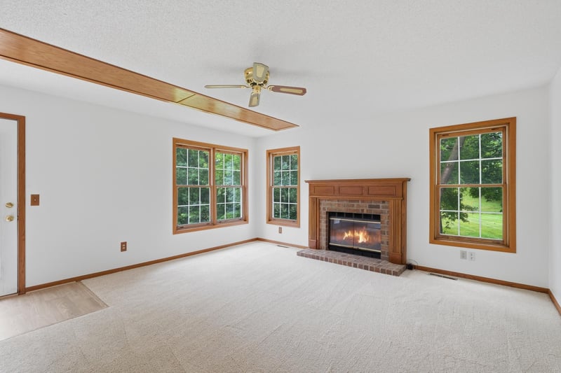 6621 Arlington Ct, Chanhassen, MN 55317