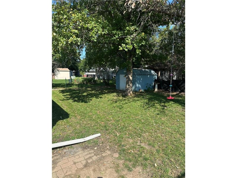 1002 Linden St, Luverne, MN 56156