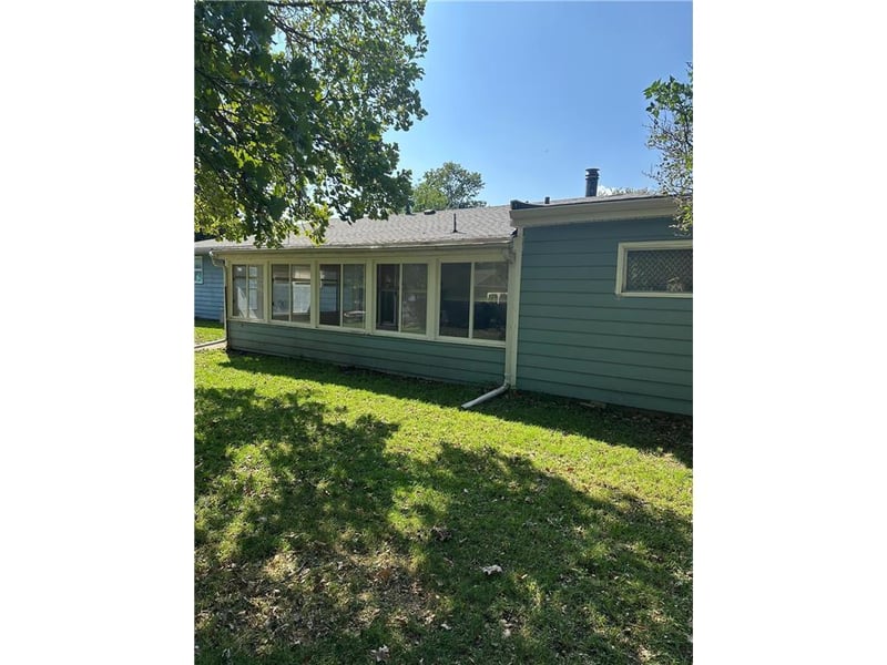 1002 Linden St, Luverne, MN 56156