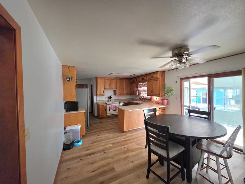 1002 Linden St, Luverne, MN 56156