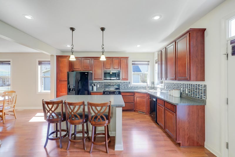 1836 Spring Creek Dr, Carver, MN 55315