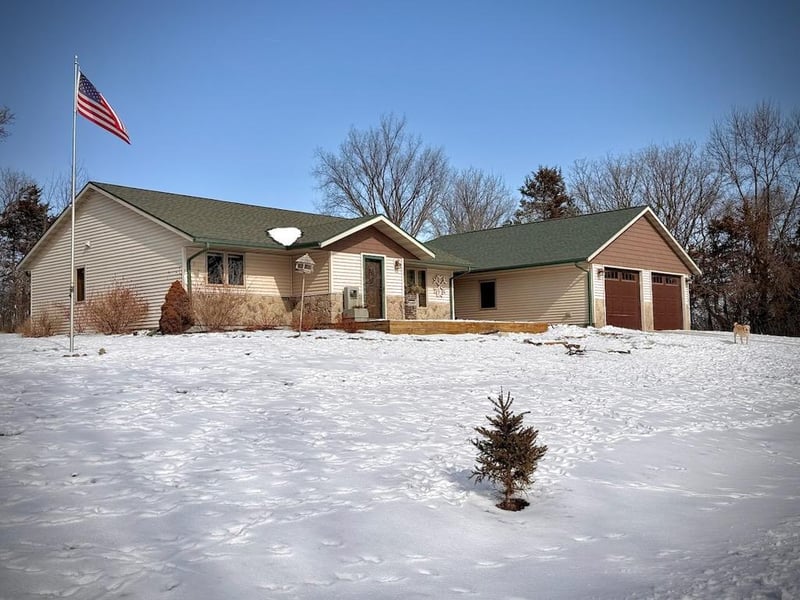 5250 121st Ave NE, Spicer, MN 56288