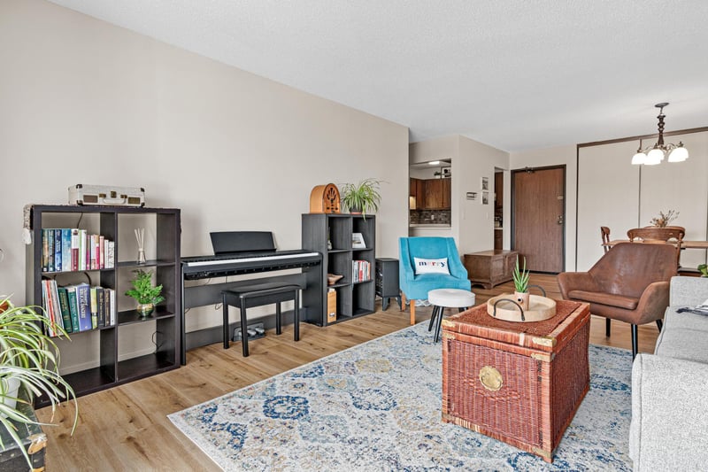 1871 Silver Bell Rd #309, Eagan, MN 55122