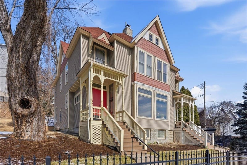 345 Grand Ave, Saint Paul, MN 55102