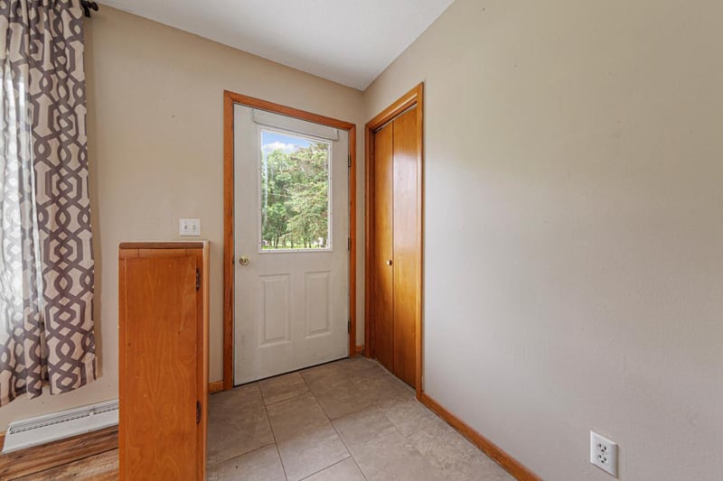 307 Dove St, Minnesota Lake, MN 56068