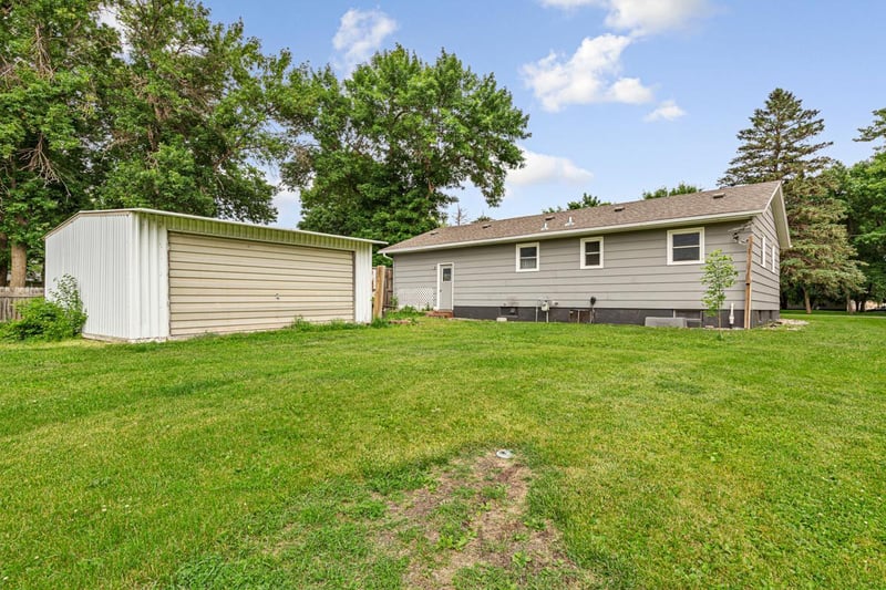 307 Dove St, Minnesota Lake, MN 56068