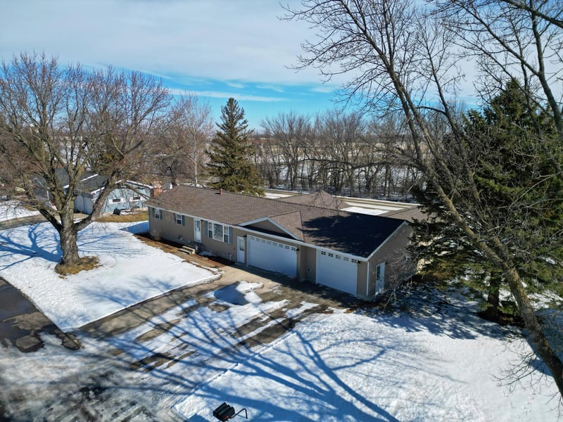 405 Sunrise Dr, Olivia, MN 56277