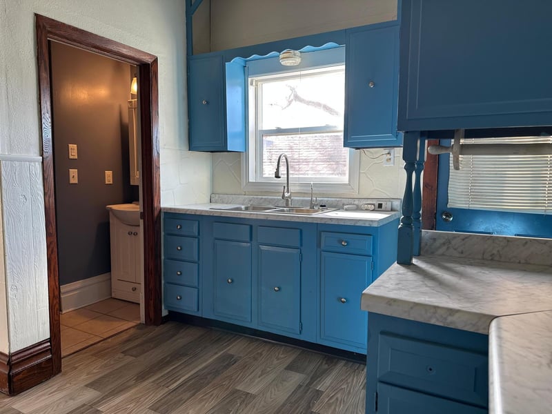 631 N Cedar St, Luverne, MN 56156