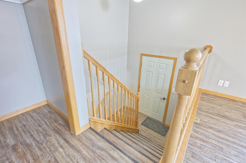 160 Pacific Ave E, Dassel, MN 55325