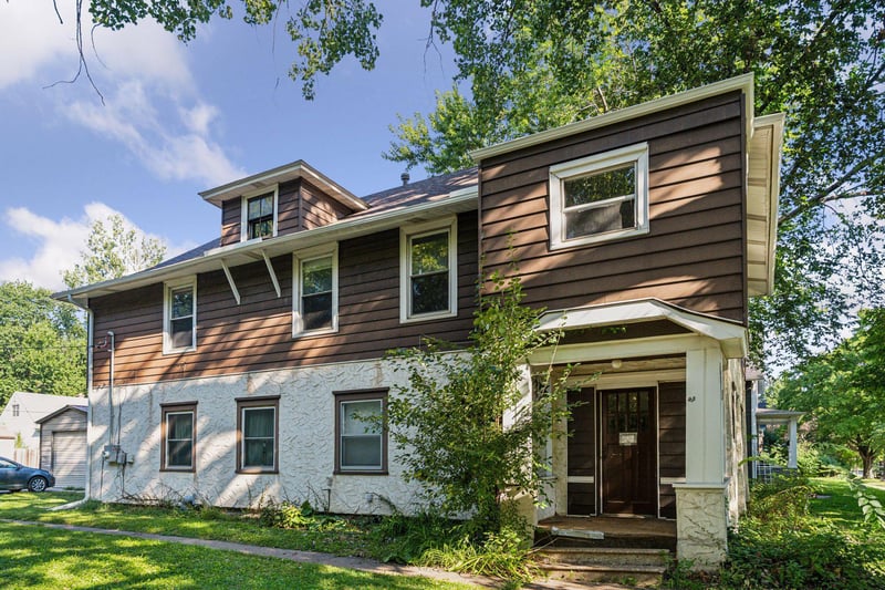 1083 Chatsworth St N, Saint Paul, MN 55103