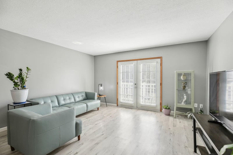 1860 Mcmenemy St #E, Maplewood, MN 55117