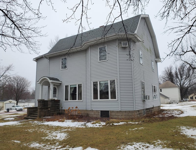 808 Adams Ave, Westbrook, MN 56183