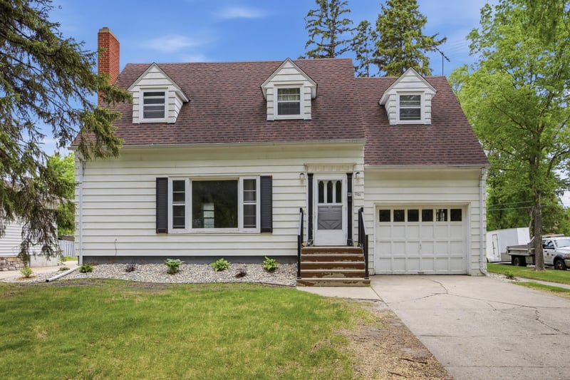 1101 11th St S, Moorhead, MN 56560