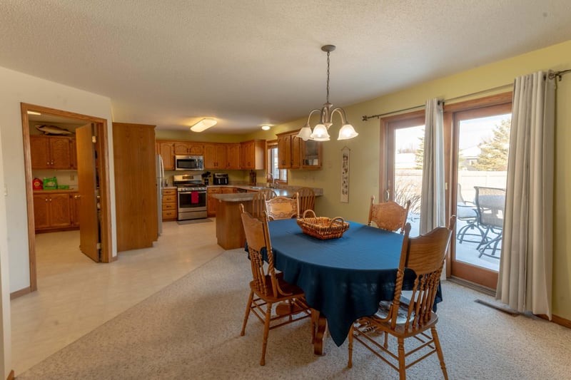 1002 9th Ave SE, Barnesville, MN 56514