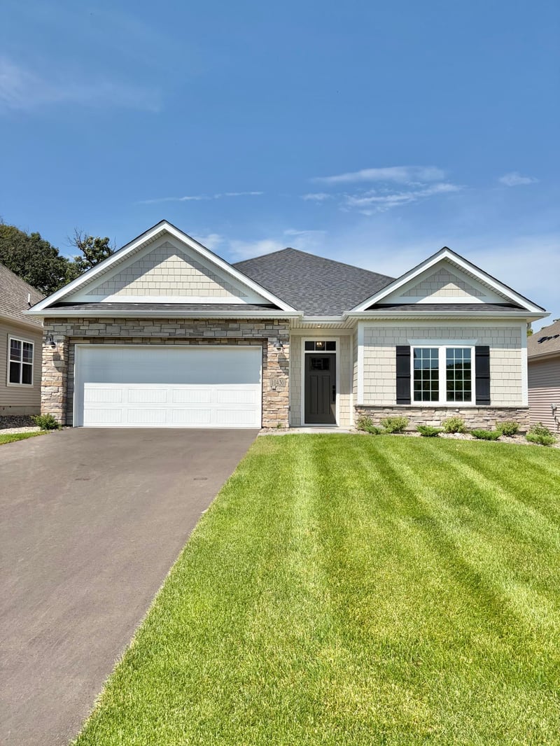 10430 Glenbrook Ave S, Cottage Grove, MN 55016