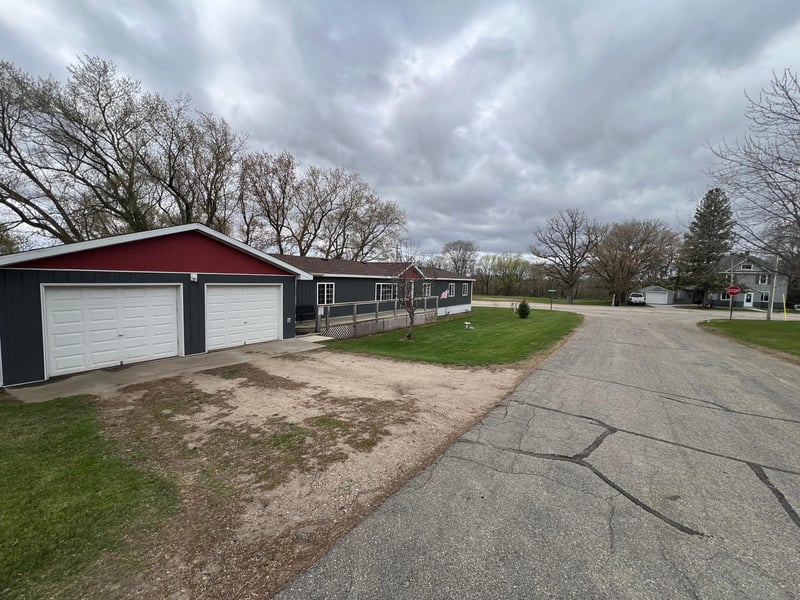 121 3rd St, Bluffton, MN 56518