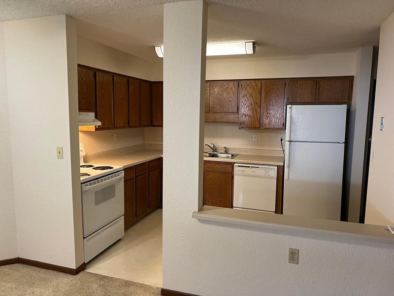 221 Grand Ave W #104, South Saint Paul, MN 55075