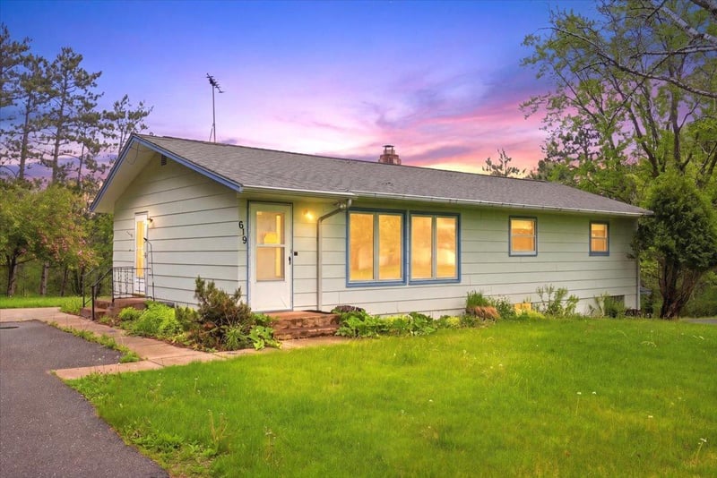 619 Seminole Ave, Osceola, WI 54020