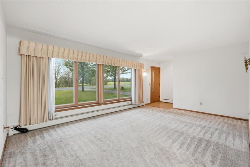 619 Seminole Ave, Osceola, WI 54020