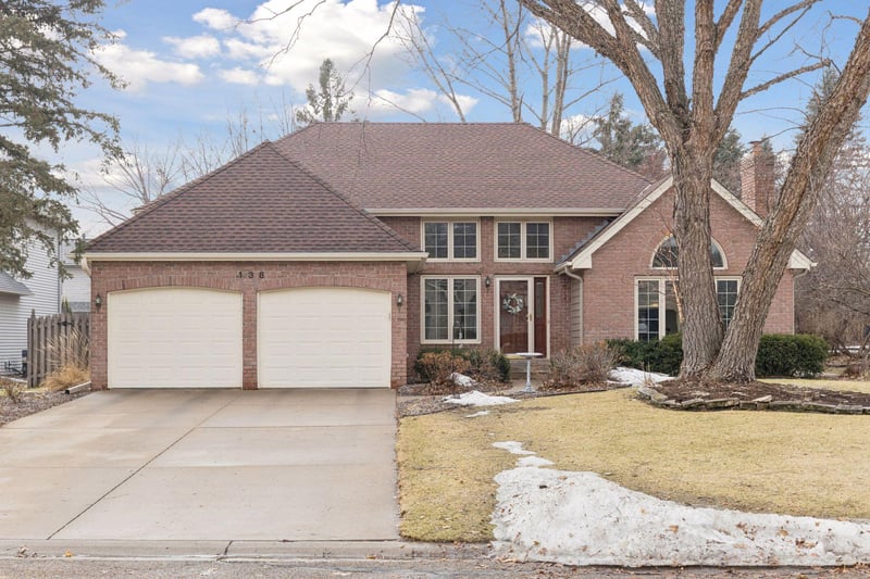 138 White Oaks Ln, Vadnais Heights, MN 55127
