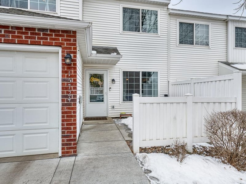 15724 Flackwood Trl, Apple Valley, MN 55124