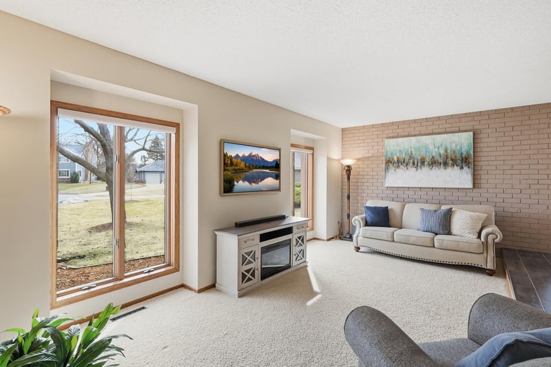 4125 Bridgewater Cir, Vadnais Heights, MN 55127