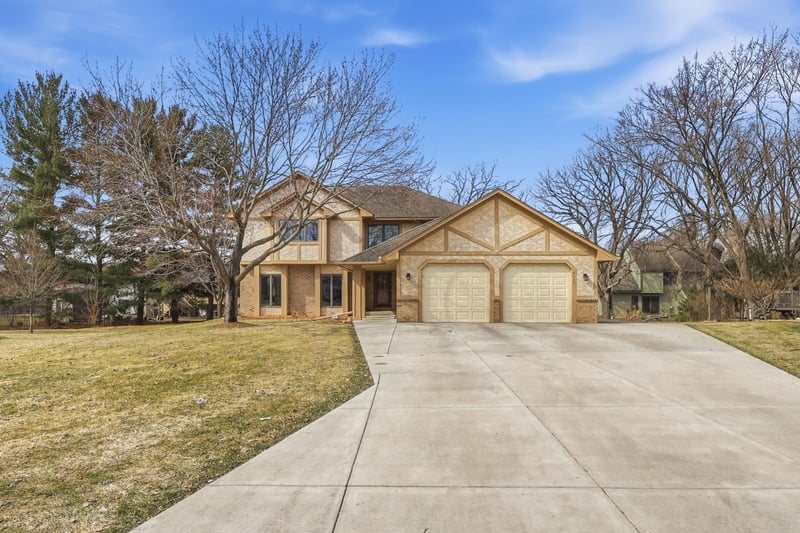 4125 Bridgewater Cir, Vadnais Heights, MN 55127