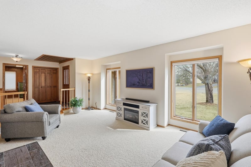 4125 Bridgewater Cir, Vadnais Heights, MN 55127