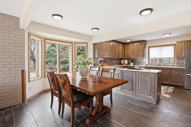 4125 Bridgewater Cir, Vadnais Heights, MN 55127