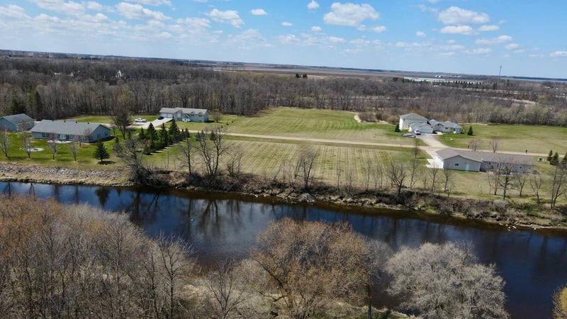 1502 Oakland Park Rd, Thief River Falls, MN 56701