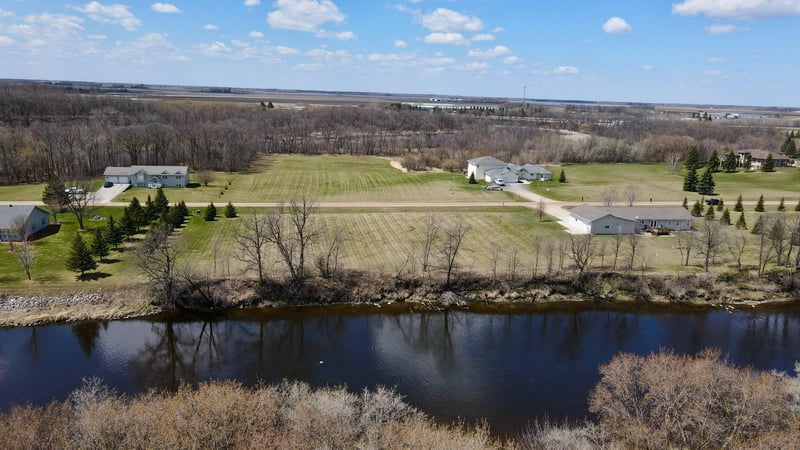 1502 Oakland Park Rd, Thief River Falls, MN 56701