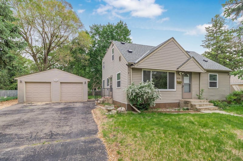 5030 Ewing Ave N, Brooklyn Center, MN 55429