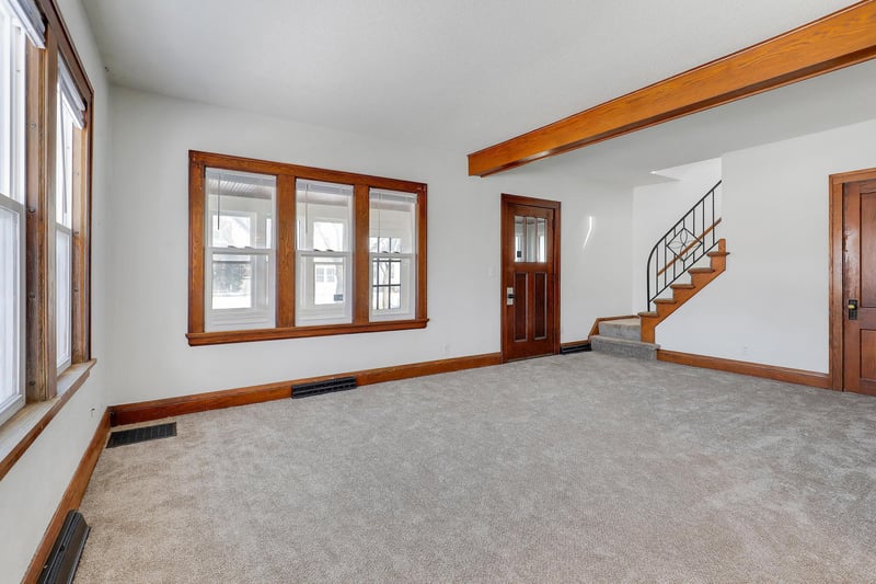 1302 Reaney Ave, Saint Paul, MN 55106