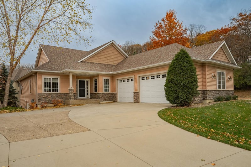 1598 Salem Ct SW, Rochester, MN 55902
