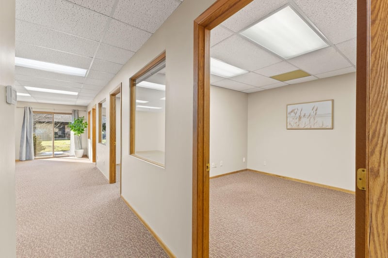 2575 Hamline Ave N, Roseville, MN 55113