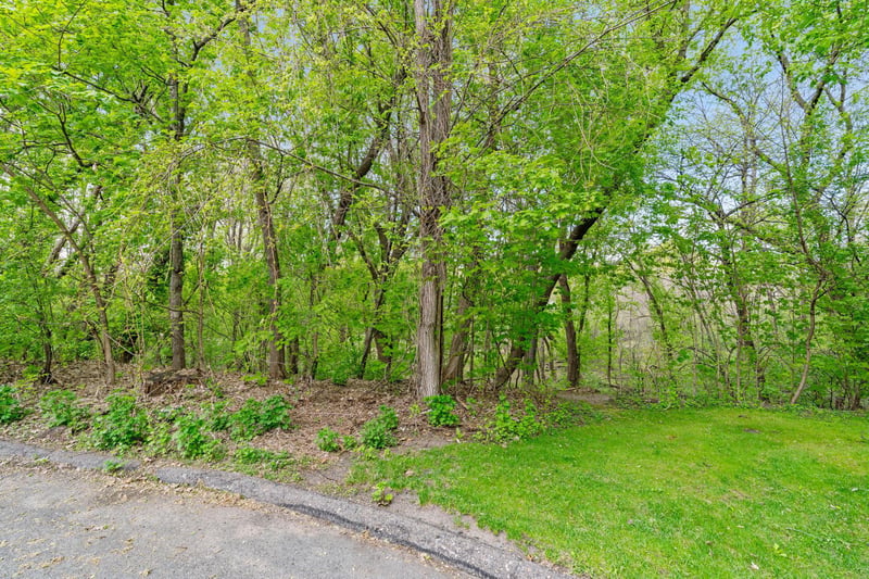 445 Bovey Rd, Wayzata, MN 55391