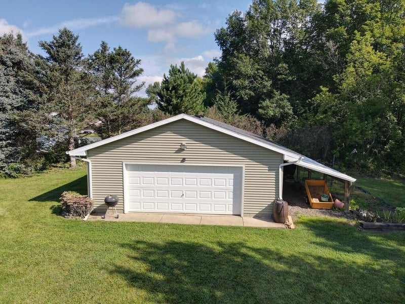 30751 Wallmark Lake Dr, Chisago City, MN 55013