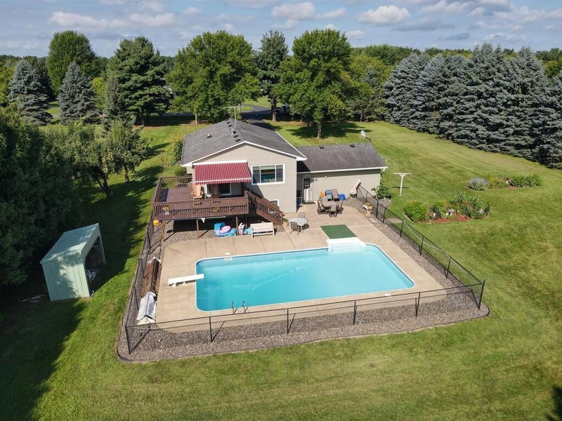 30751 Wallmark Lake Dr, Chisago City, MN 55013