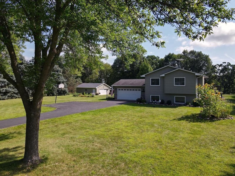 30751 Wallmark Lake Dr, Chisago City, MN 55013