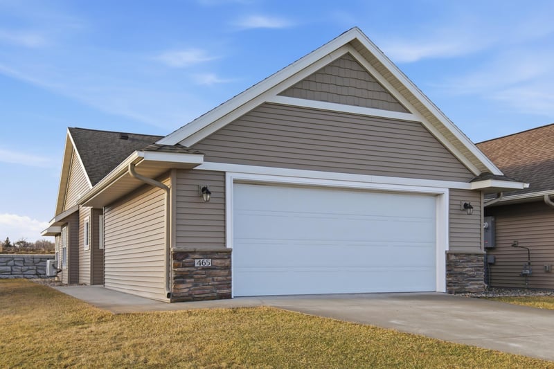 465 Meadowview Ct, Paynesville, MN 56362