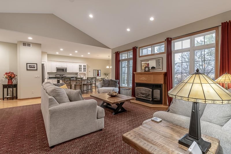 2142 Arlington Ln, North Mankato, MN 56003