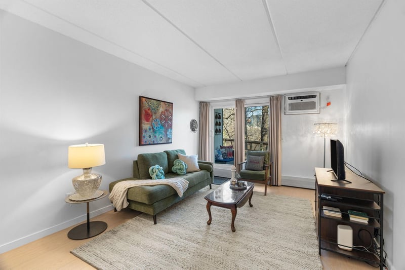 4820 Park Commons Dr #21, Saint Louis Park, MN 55416