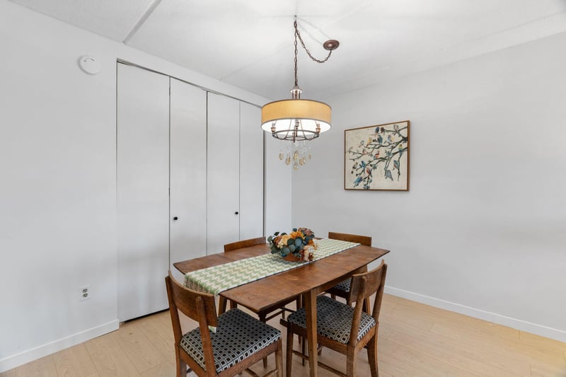 4820 Park Commons Dr #21, Saint Louis Park, MN 55416